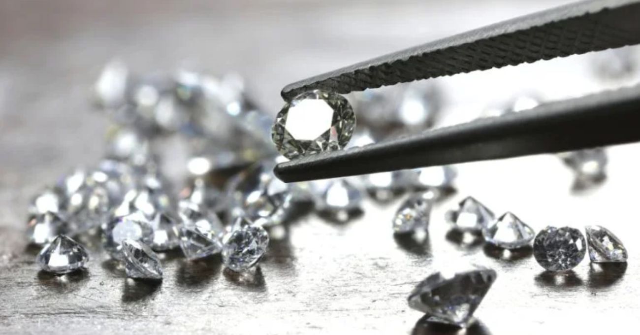 De Beers enfrenta desafíos económicos y competencia en el mercado de diamantes