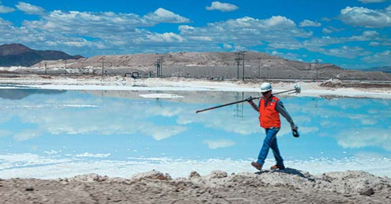 Acuerdo anticipado entre SQM y sindicato: aumento de sueldos y bonos