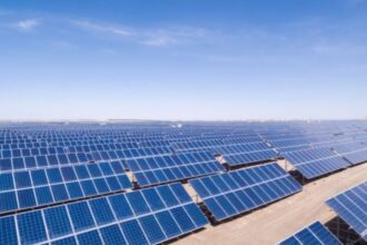Chile inaugura la mayor planta solar para impulsar las energías verdes