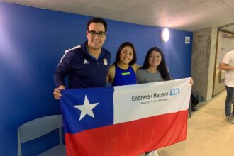 Endress+Hauser Chile apoya a joven promesa de la natación para asistir al Mundial Escolar FISEC en Rumania