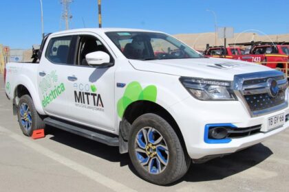 Chuquicamata avanza hacia la sustentabilidad con pruebas de camioneta eléctrica