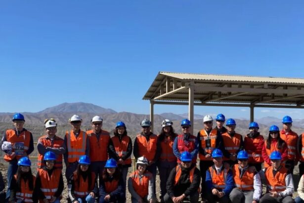 Estudiantes de liceos técnicos visitan Minera Candelaria en Atacamin 2024