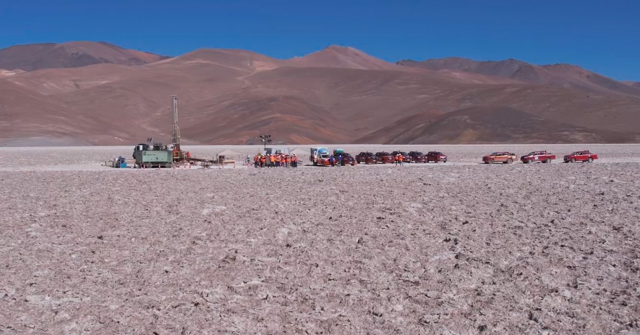 Enami anuncia a seis empresas internacionales en proceso de negociación para proyecto de litio Salares Altoandinos