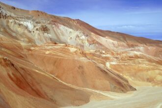 Autorizan a Barrick Perú explorar zona fronteriza con Chile