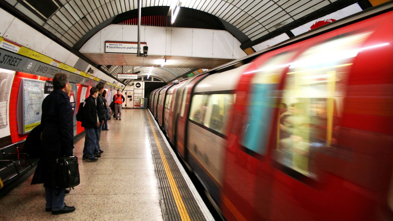 Trabaja en el Metro de Santiago con solo 4 requisitos: revisa aquí como postular