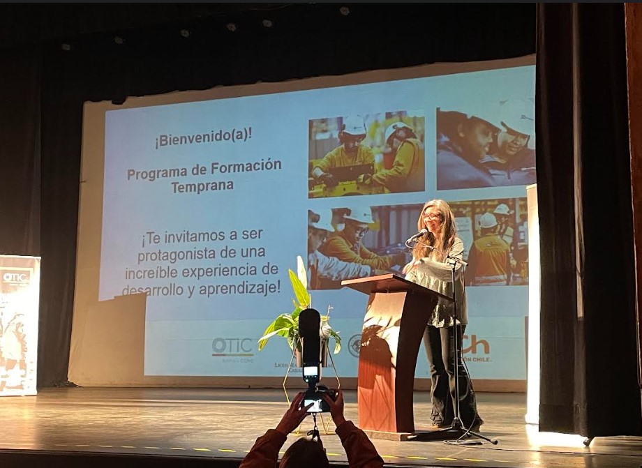 125 estudiantes de Casablanca inician Programa de Formación Temprana para la minería con FLS y Vetas de Talento