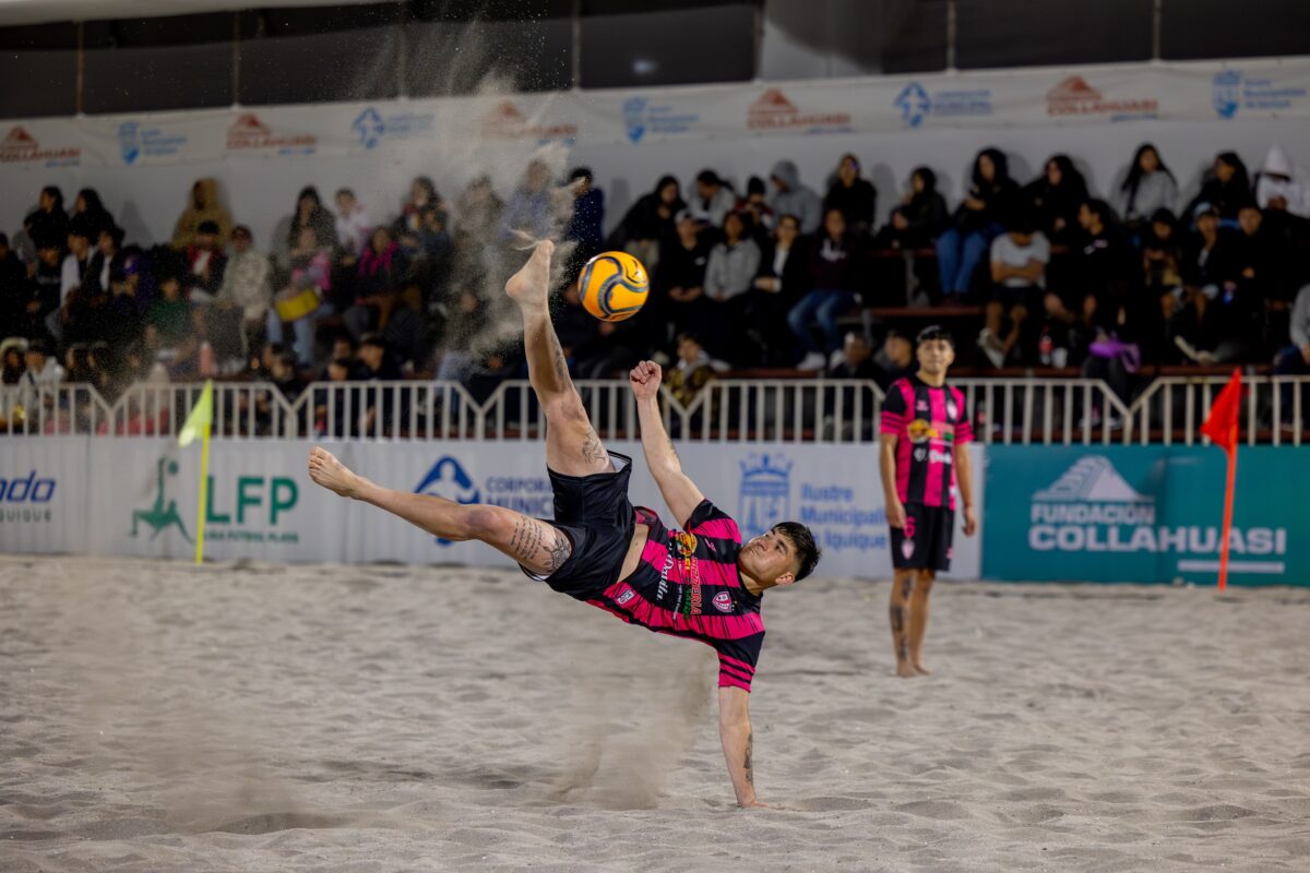 Continúa la “Copa Collahuasi” de fútbol playa masculino en Arena Cavancha este fin de semana