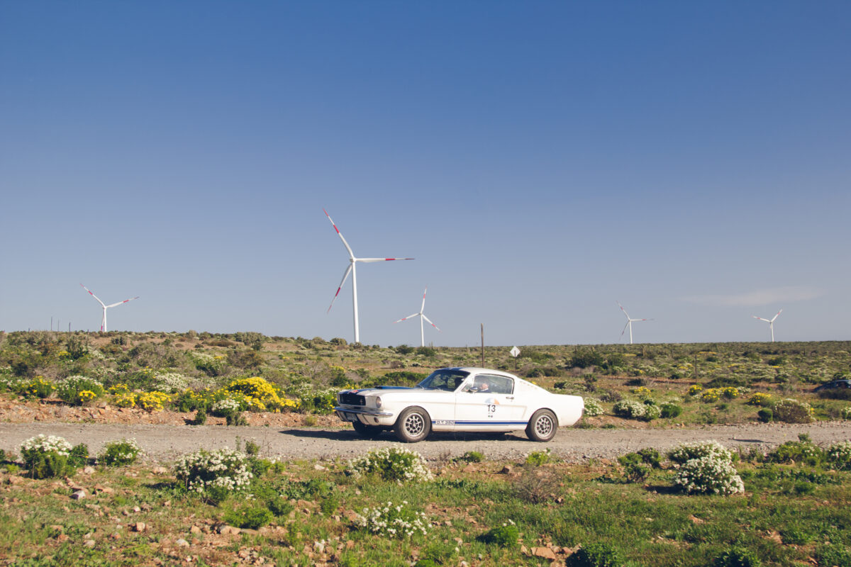 Éxito en el paso del Rally 500K de autos antiguos por el Parque Eólico Punta Sierra de Pacific Hydro Chile