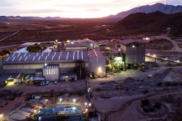 Huelga en Minera Tizapa de Industrias Penoles por conflicto laboral.