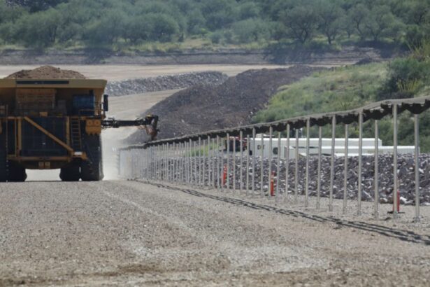 BHP prueba tecnología de Caterpillar en camiones mineros para reducir emisiones