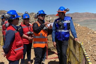 Alcalde de Tierra Amarilla visitó el depósito de relaves de minera Candelaria