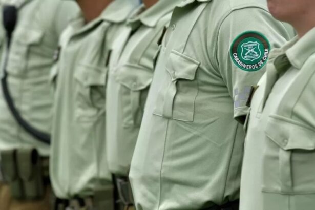 Hay sueldos de hasta $1,6 millones: ¿Qué ofertas laborales hay en Carabineros y cómo postular?