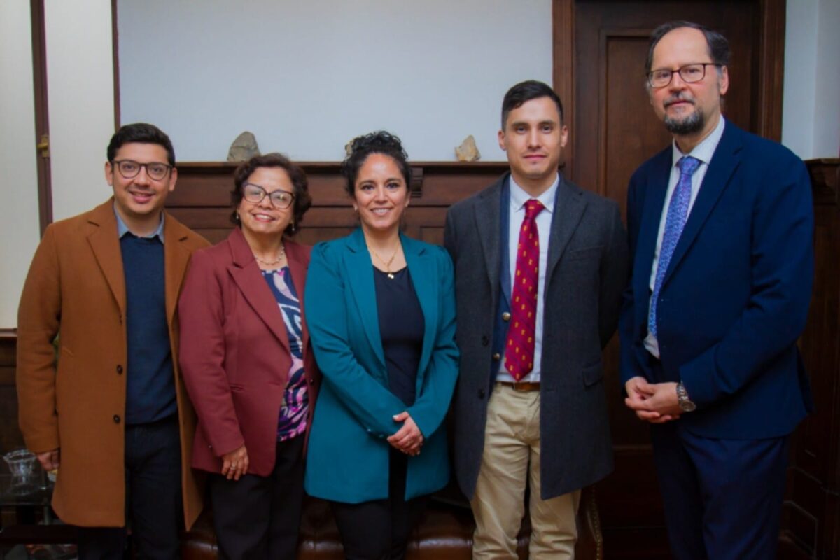 Colegio de Geólogos de Chile y Ministerio de Minería firman convenio de Colaboración