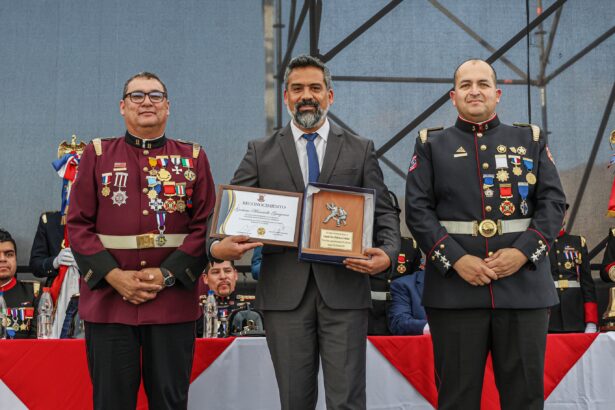 Collahuasi recibe distinción en 149° aniversario del Cuerpo de Bomberos de Iquique