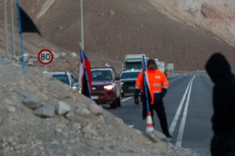 Trabajadores de Quiborax mantienen protesta por paralización de faenas en Región de Arica