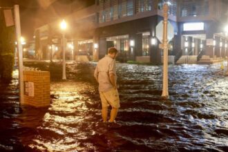 Huracán Milton golpea Florida: Más de 2,8 millones sin electricidad