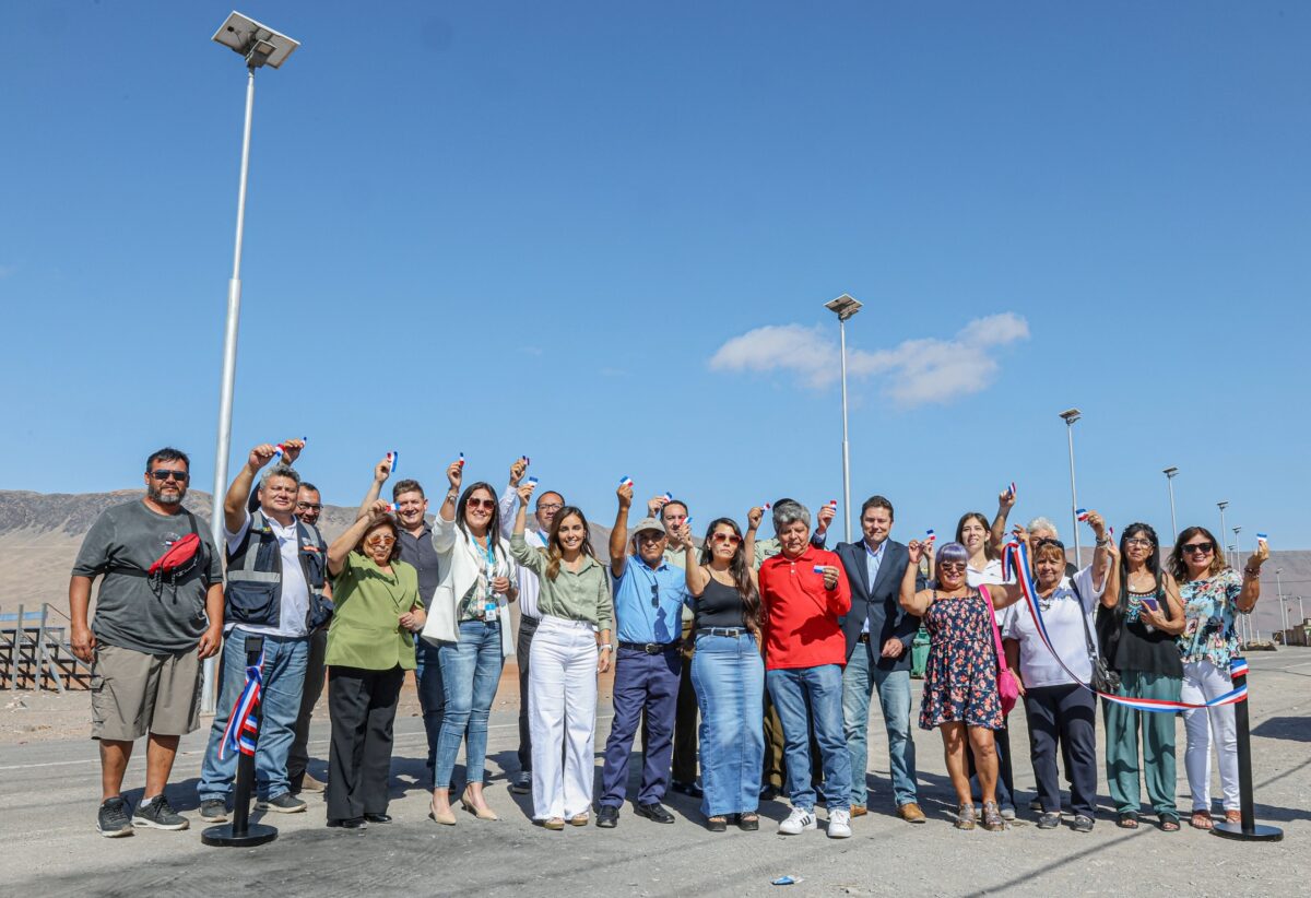 Vecinos del borde costero sur de Iquique refuerzan la seguridad con modernos sistemas de luminarias y cámaras