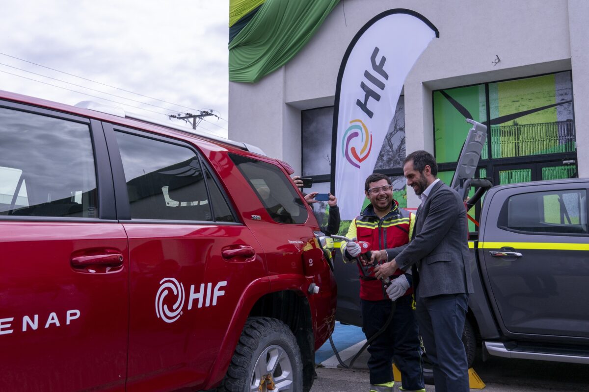 Enap y HIF Global cargan auto con combustible verde producido en Punta Arenas