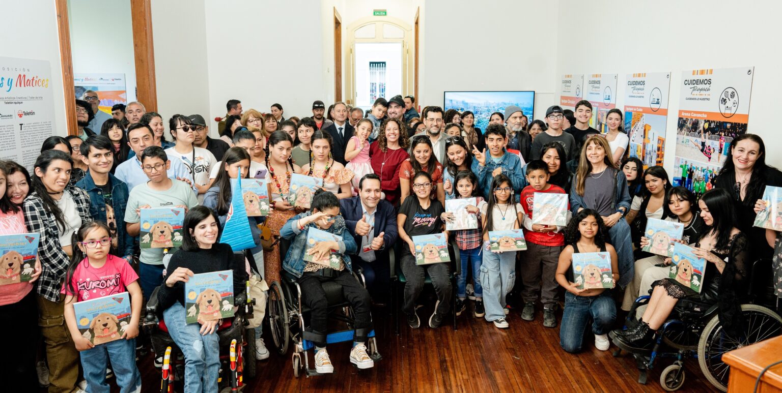 Niños y jóvenes del Instituto Teletón Iquique exponen sus creaciones en Sala de Arte Casa Collahuasi