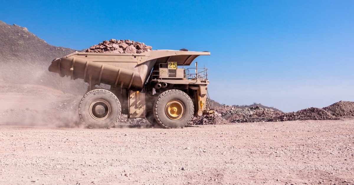 Camiones de Minería: La Espina Dorsal de las Operaciones Mineras Modernas