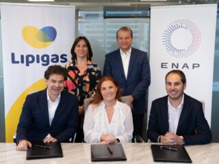 Enap y Lipigas firman acuerdo para desarrollar combustibles renovables en Chile