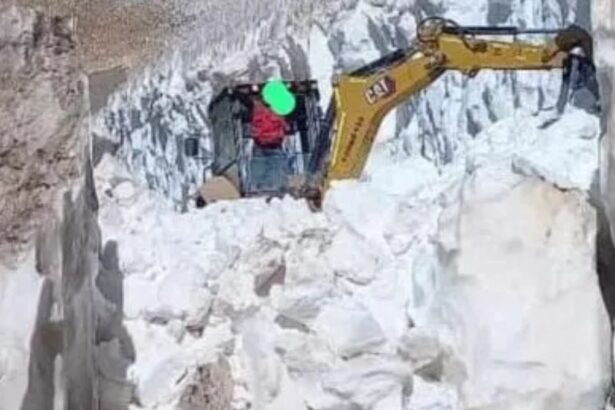 Intervención minera ilegal afecta glaciares en Valle del Huasco - Denuncia grave.