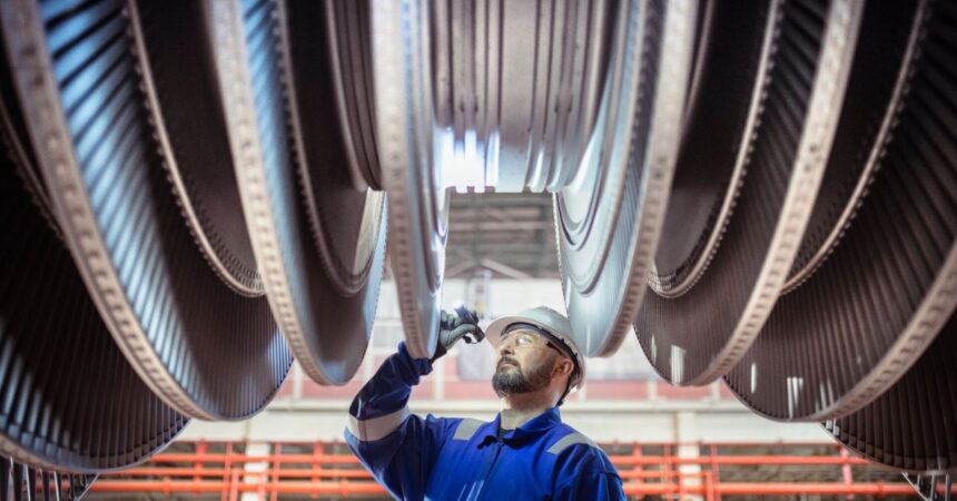 Tensiones comerciales entre Rusia y Estados Unidos impactan mercado de uranio.