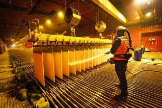 Minera Antucoya: Formación técnica para mujeres en la industria minera