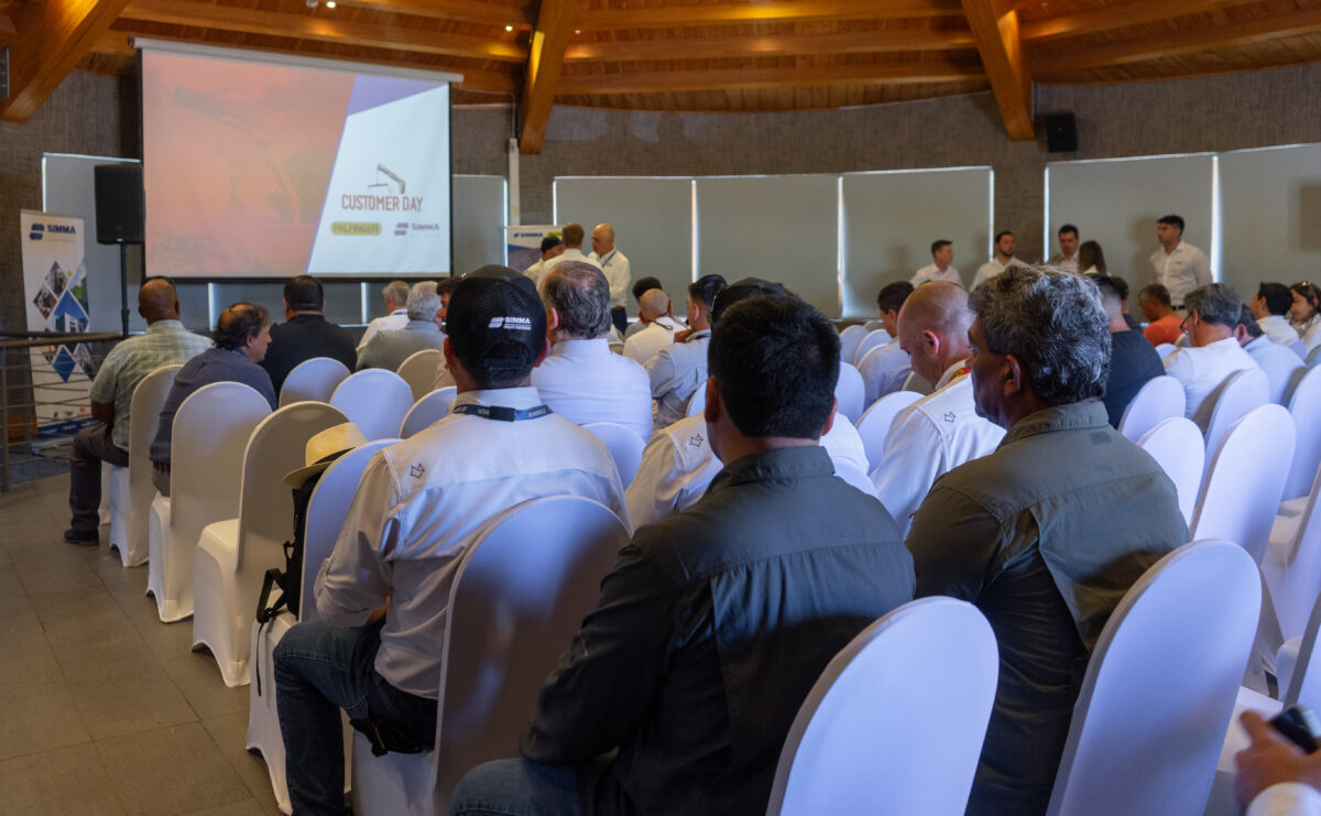 Grupo Simma y Palfinger celebran el primer "Customer Day" en Chile