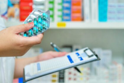 Farmacias Cruz Verde busca trabajadores: Conoce cuáles son las ofertas laborales disponibles y cómo postular