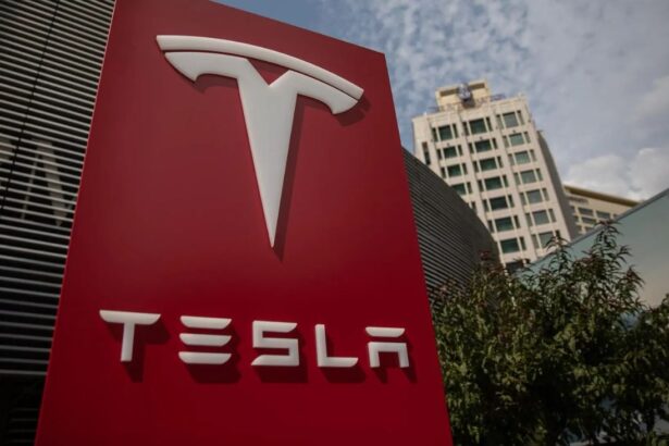 Acciones de Tesla (TSLA) aumentan en el premercado del lunes: ¿Qué está pasando?