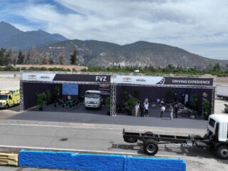 Conductores de camiones ponen a prueba modelos de Chevrolet y aprenden técnicas de conducción eficiente