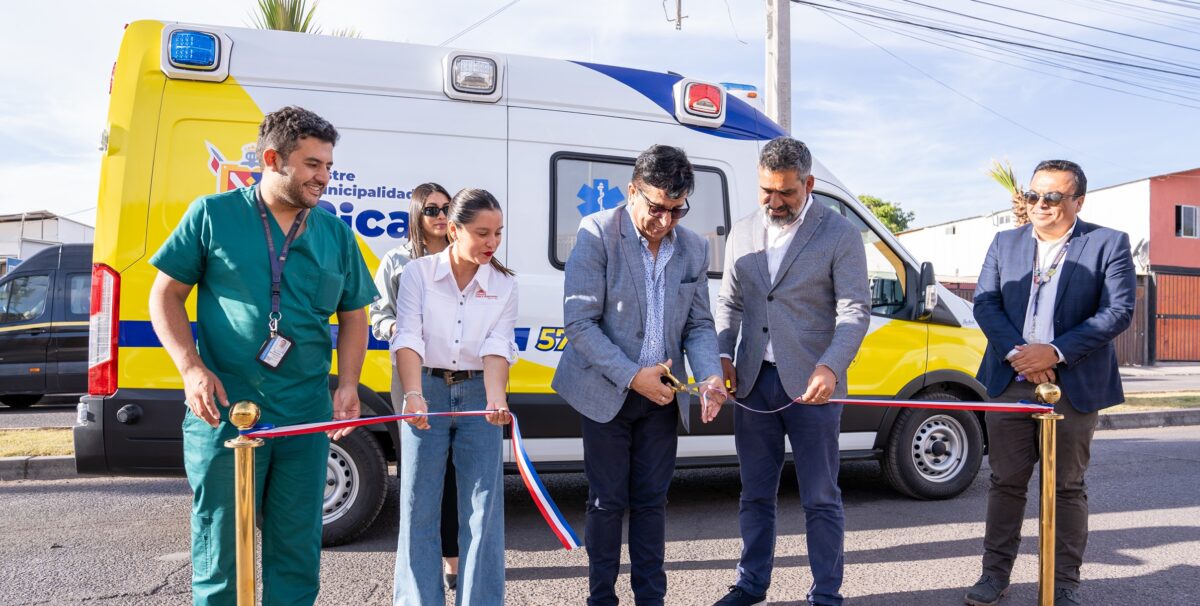 Municipio de Pica y Collahuasi entregan segunda ambulancia para asistencia especializada al Cesfam de la comuna