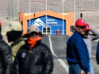 Colusión y manipulación en Minera Escondida desata escándalo sindical en Chile