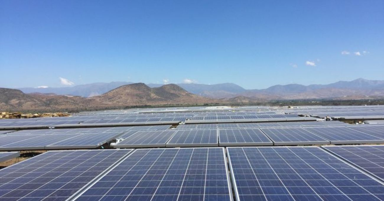 Chile aprueba Parque Fotovoltaico Catalina, 101.730 paneles solares potencian sostenibilidad