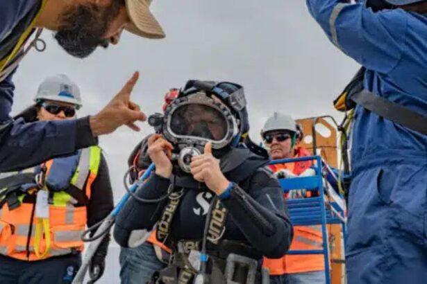 Leslie Parra se destaca en simulacro de rescate submarino