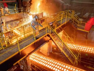 Nippon Steel busca aprobación y apoyo en EE. UU. para adquirir US Steel.