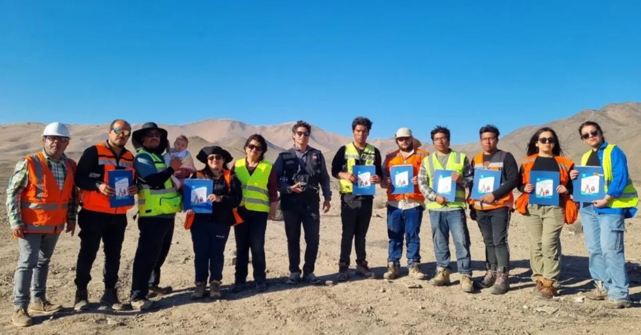 Alumnos de distintas localidades se certifican en pilotaje de drones en Chile