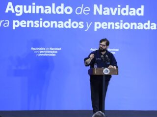 Presidente Boric anuncia aguinaldo navideño para 2.7M pensionados