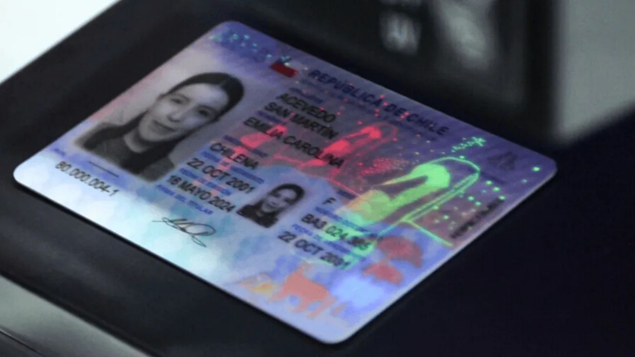 Chile lanza carnet de identidad digital junto al físico