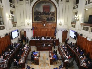 Senado avanza en proyecto de ley para agilizar autorizaciones sectoriales y fomentar inversión en Chile