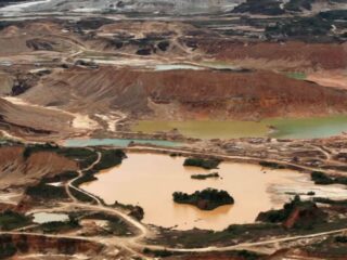 Homar Lozano insta a incentivar la inversión privada para la rehabilitación de 6,001 pasivos ambientales mineros en Perú