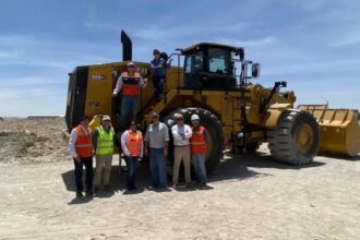 Llegan a Chile los primeros cargadores híbridos CAT 988 XE