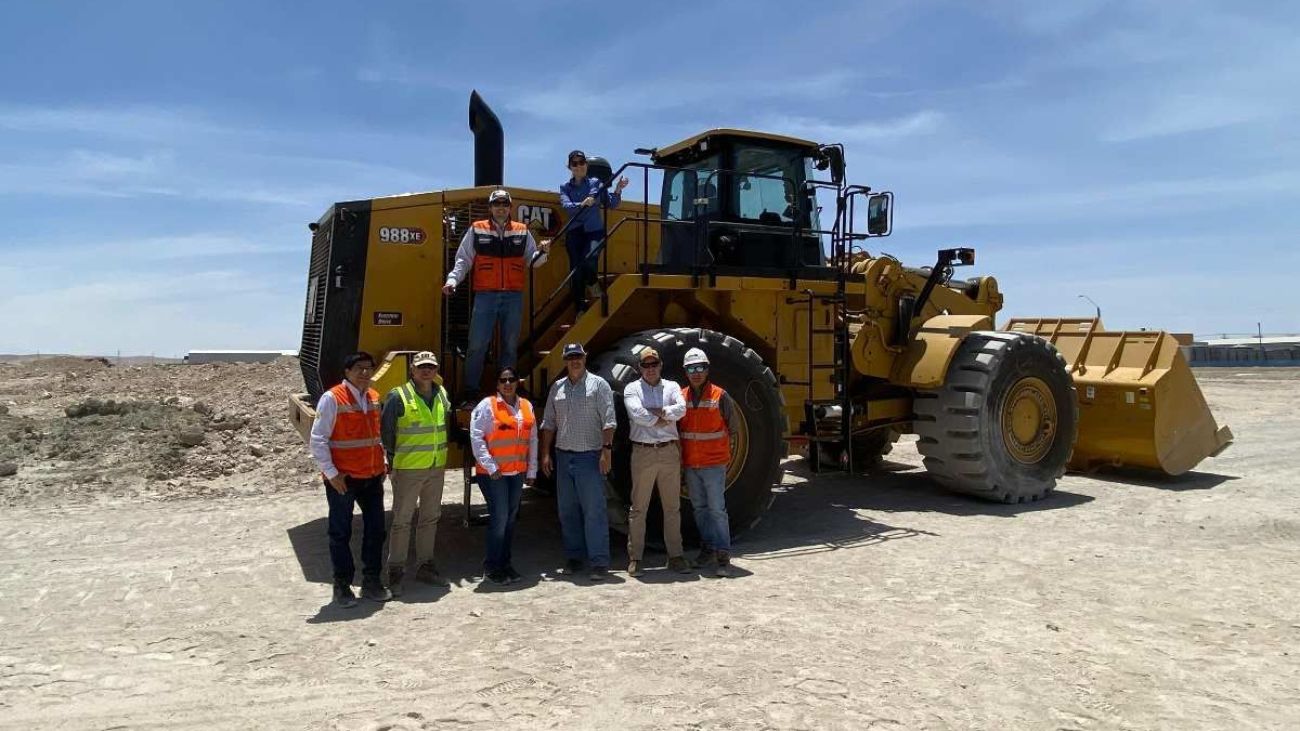 Llegan a Chile los primeros cargadores híbridos CAT 988 XE