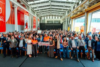 Más de 2.300 estudiantes se gradúan del programa Código Futuro impulsado por Escondida | BHP en Antofagasta: Fortaleciendo futuros en la industria minera