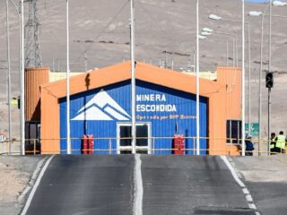 Inspección del Trabajo sanciona a minera Escondida por despedir a trabajadores con licencia médica