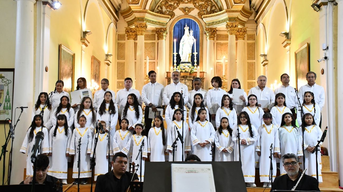 Coro de Voces Blancas de Pucobre Encanta en Copiapó: Uniendo Comunidad y Cultura en Tradicional Concierto Navideño