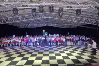 120 Jóvenes Graduados de la Escuela de Líderes para la Minería: Un Futuro Prometedor en el Sector