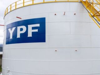 YPF fortalece su posición en Vaca Muerta con la adquisición de participaciones de ExxonMobil y Qatar Energy en Sierra Chata