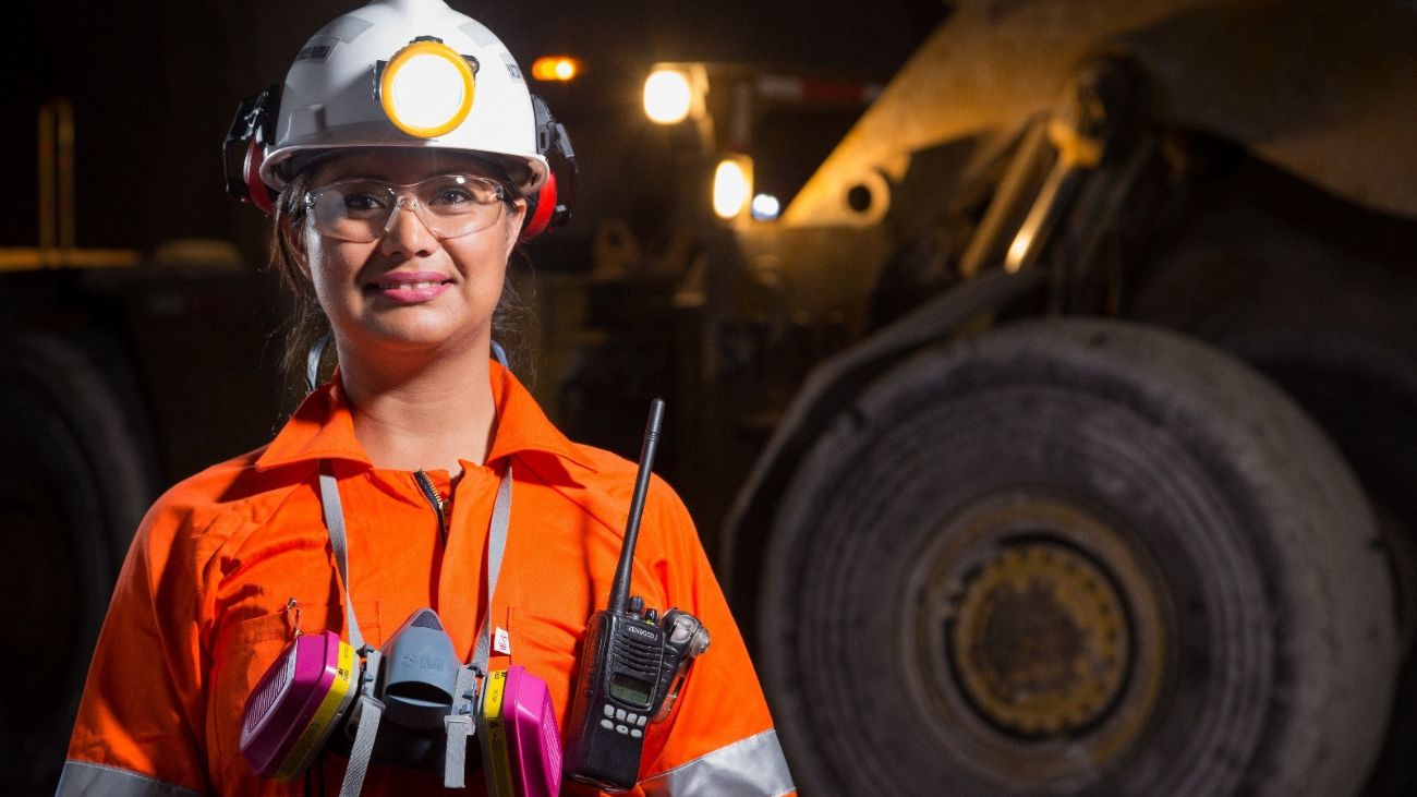 Participación Femenina en la Minería Chilena: Avances, Desafíos y el Imperativo del Liderazgo Inclusivo